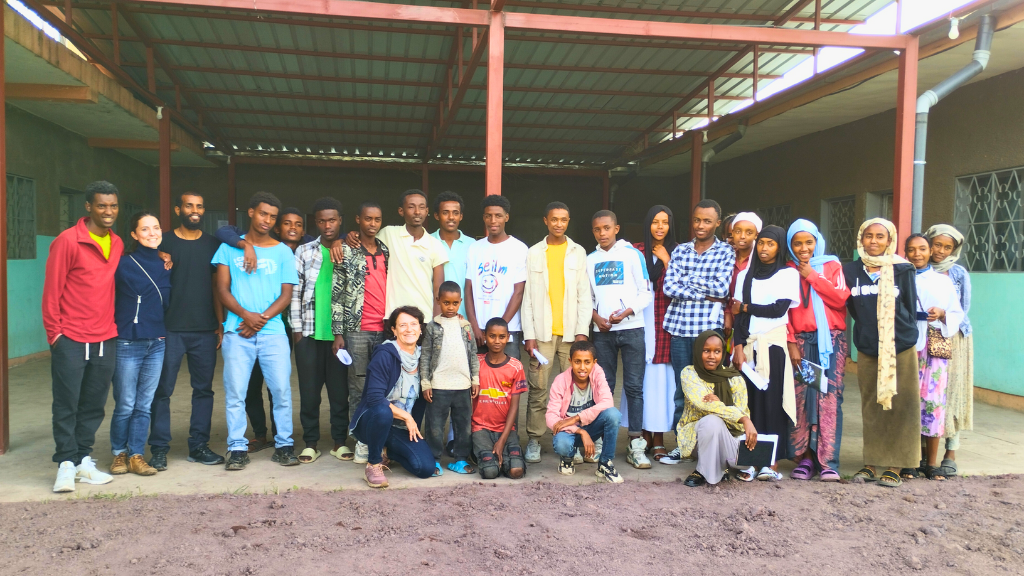 Gruppo docenti della scuola di Dodola | insegnare l'inglese in Etiopia con Metodo Nicosia