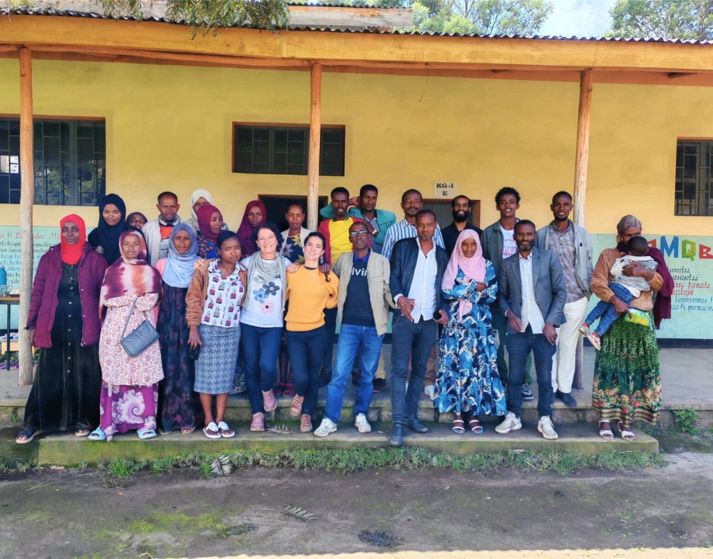Docenti della scuola cattolica di Dodola , in Etiopia, assieme ai nostri colleghi insegnanti in missione.