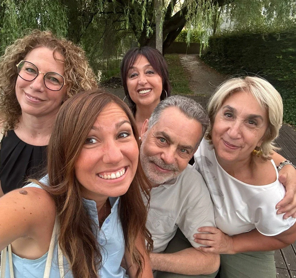 Gli autori di Colours in Action Gianluigi Boccalon, Maria Paola Nicosia, Giorgia Pace, Ileana Pretotto, Tiziana Ravazzolo in una foto di gruppo